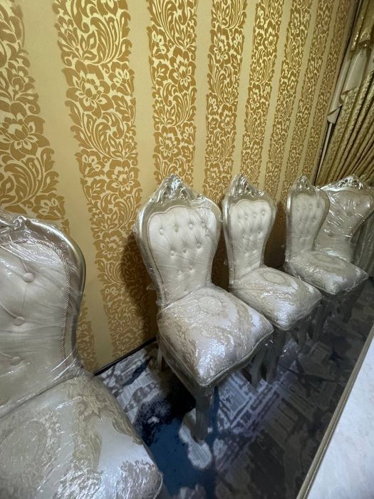 srachna Stol stul sotiladi