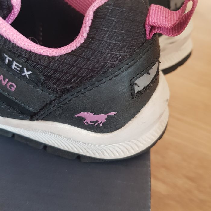 Детски обувки Mayoral и Mustang