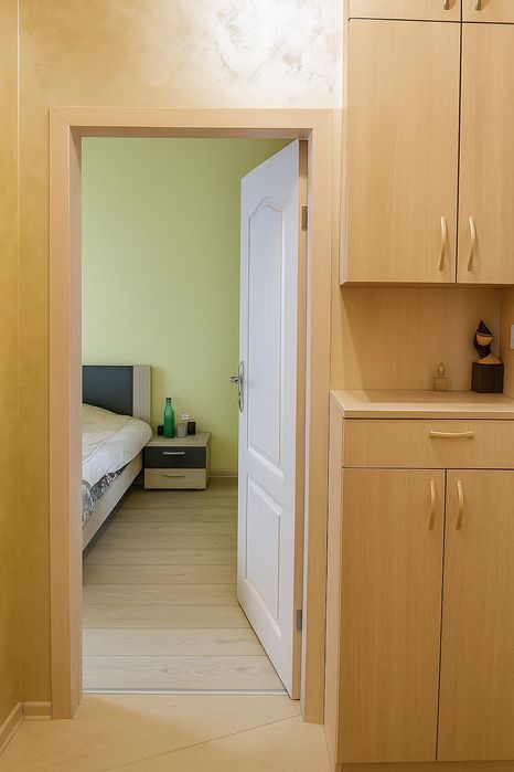 Дава се под наем Двустаен апартамент в Пловдив, Кючук Париж - 54 кв.м за 383 € - Снимка #2