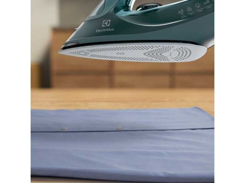 Мощна Ютия с Пара и Автоматично Изключване Electrolux E6SI1-6PG Refine 600, 2600W