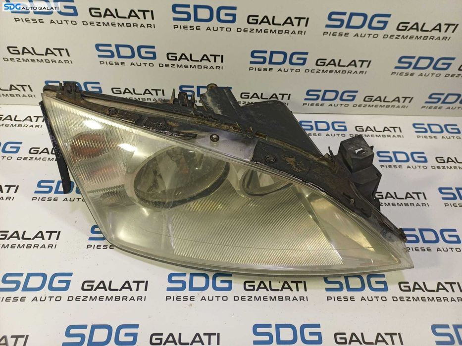 Far Dreapta EUROPA FARA Xenon Ford Mondeo 3 MK3 2000 - 2007 Cod 0301174203 1S71-13005-SC [L1730]