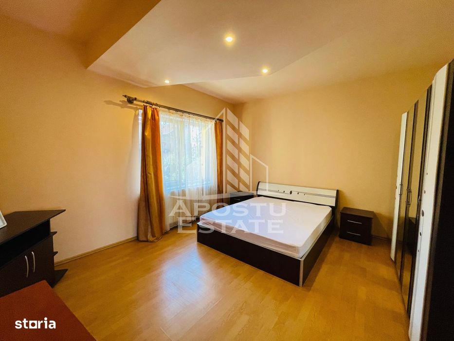 Apartament cu 3 camere la vila/ zona Intim/ 140 mp
