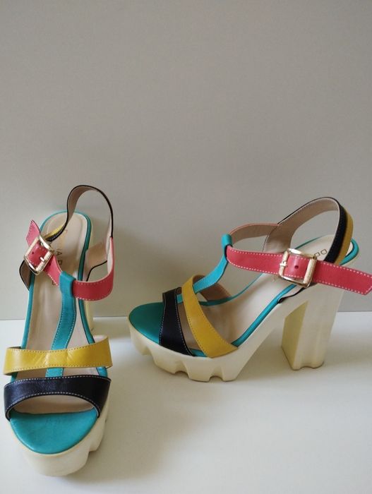 Туфли женские на каблуке