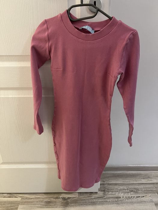 Рокля цвят Barbie Karma