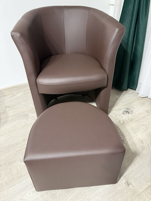 Mobexpert Fotoliu  cu taburet piele