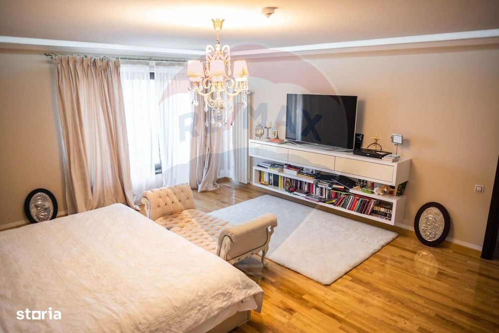 Casă / Vilă de lux cu 6 camere de vânzare în Șcheia, Suceava
