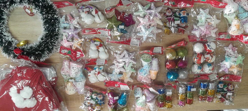 Продавам детски играчки + коледни играчки