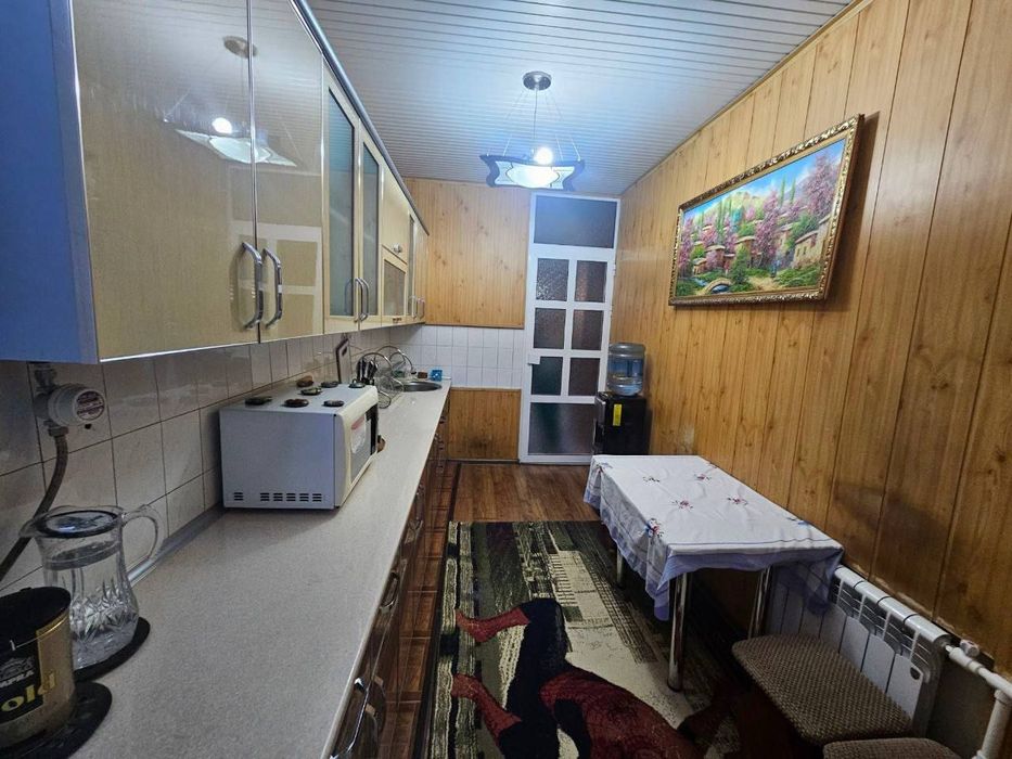 Квартира на Дружба Народов -Камолон ош 3/7/9 общ пл 72м