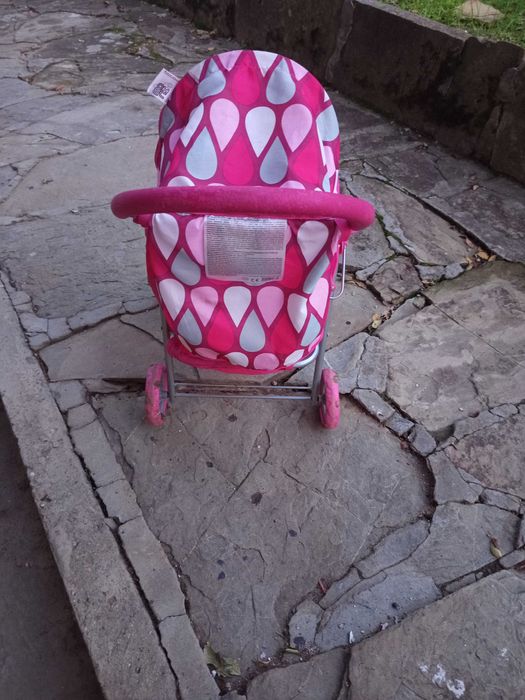 Количка за кукли