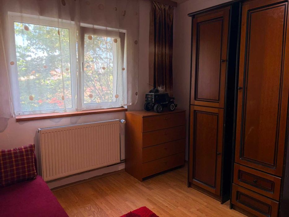 Apartament 3 camere zona Stadion - Aries, etaj intermediar, centrala, clima