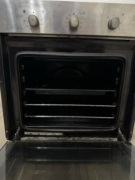 Духовка печи, хорошо работает