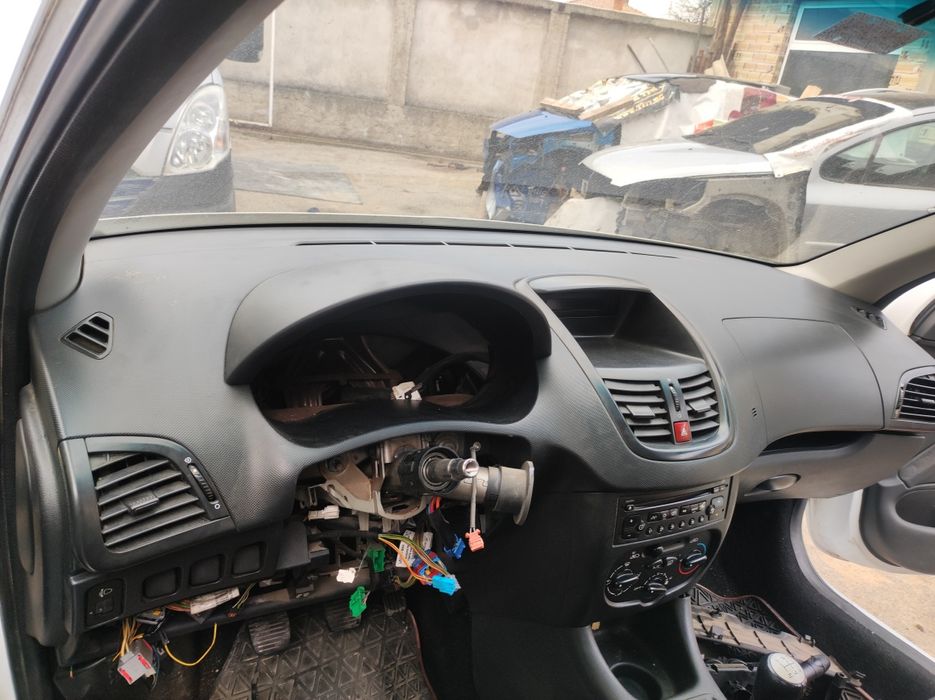 Арматурно табло за Пежо-206+(плюс)