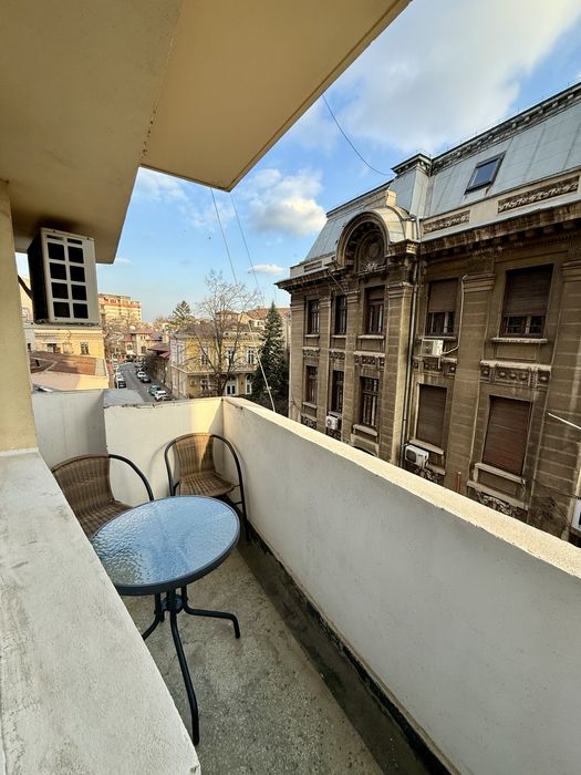 Apartament de inchiriat in bloc interbelic