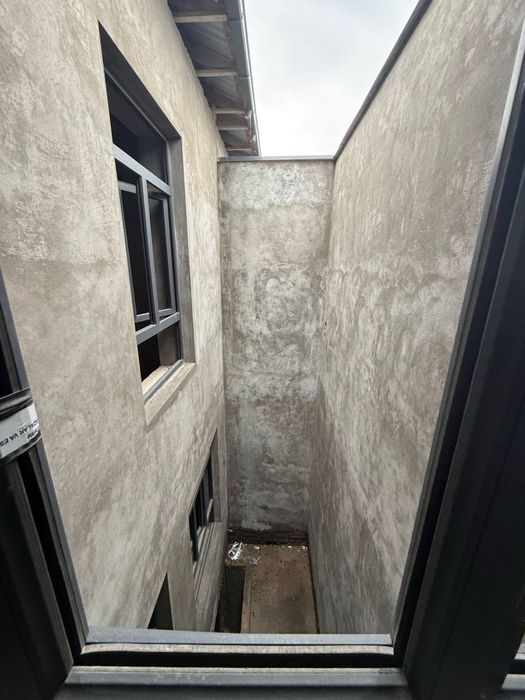 Bunyodkor mahallasida uy sotiladi (korobka)