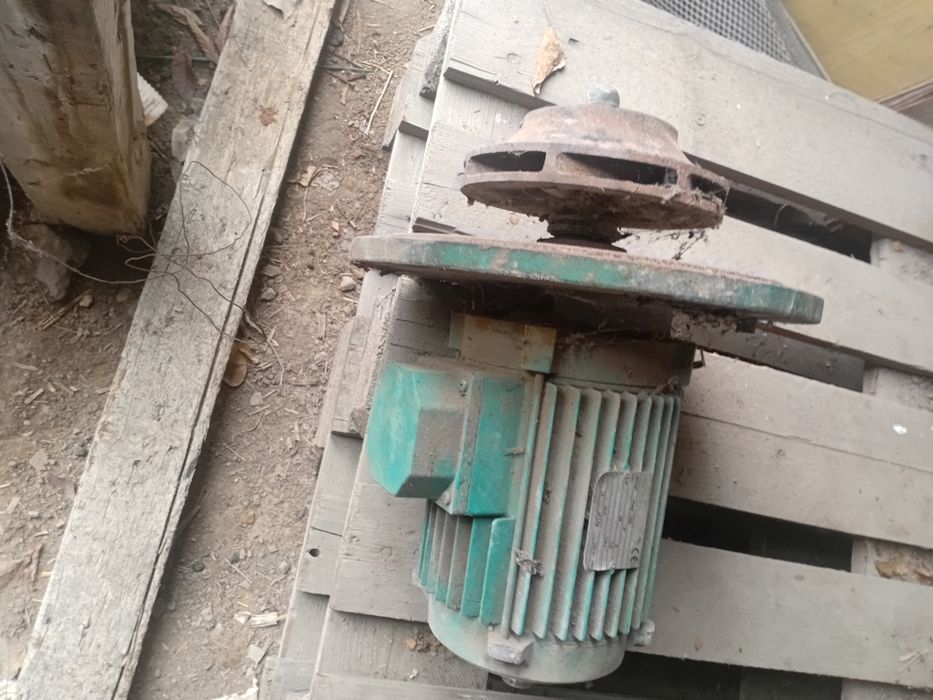 Двигатель трехфазный