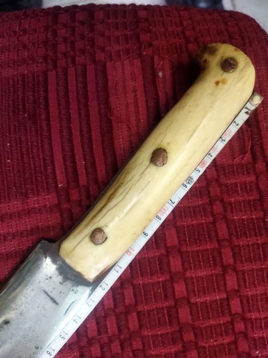 Стар овчарски нож с кокалени чирени