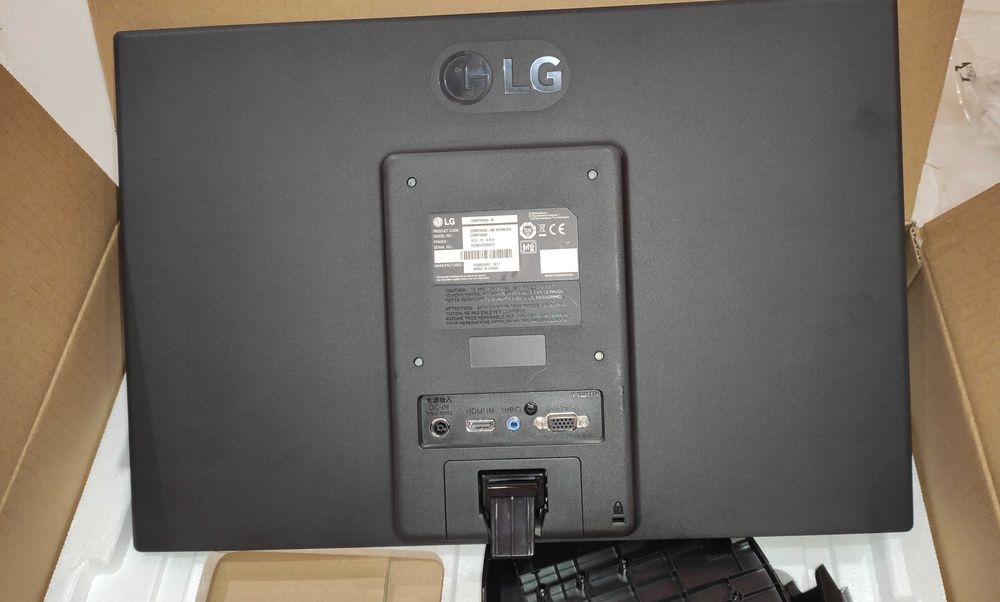 Монитор : LG 20MP38HQ-B 19.5" IPS