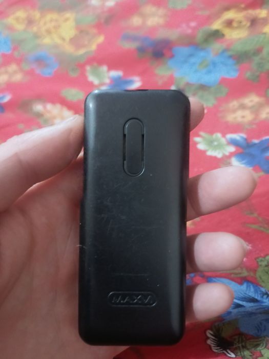 Продам кнопочный телефон