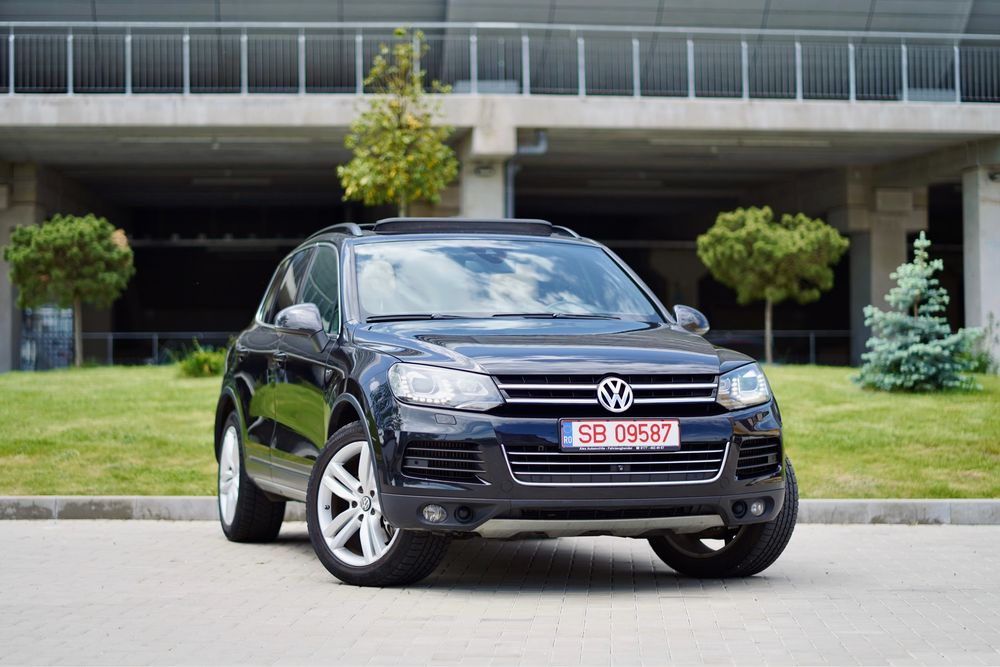 VOLKSWAGEN Touareg