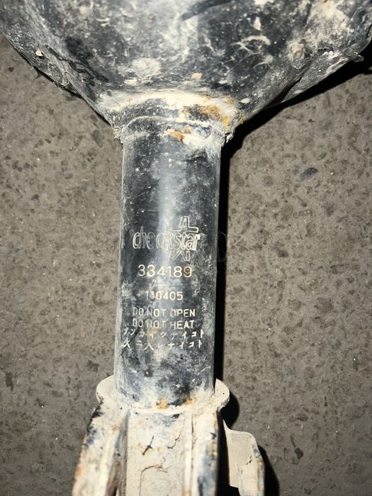 Продам стойки в сборе на субару форестер