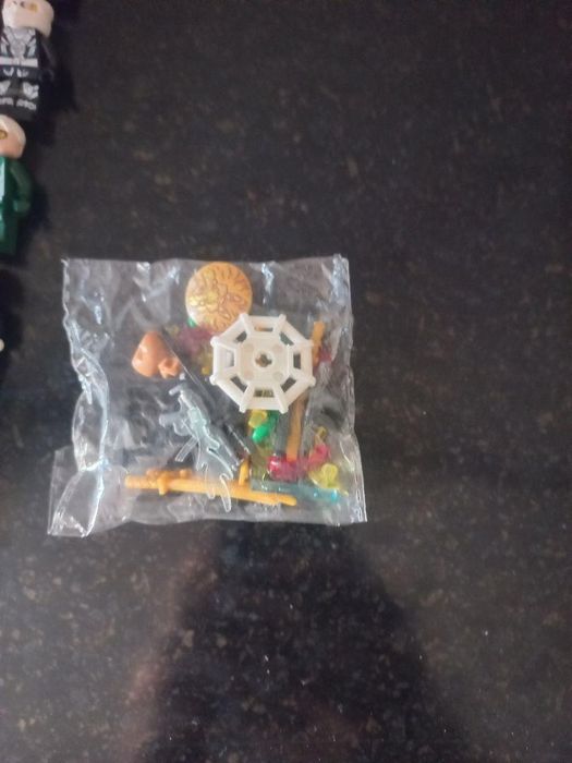 Продам Лего человечики