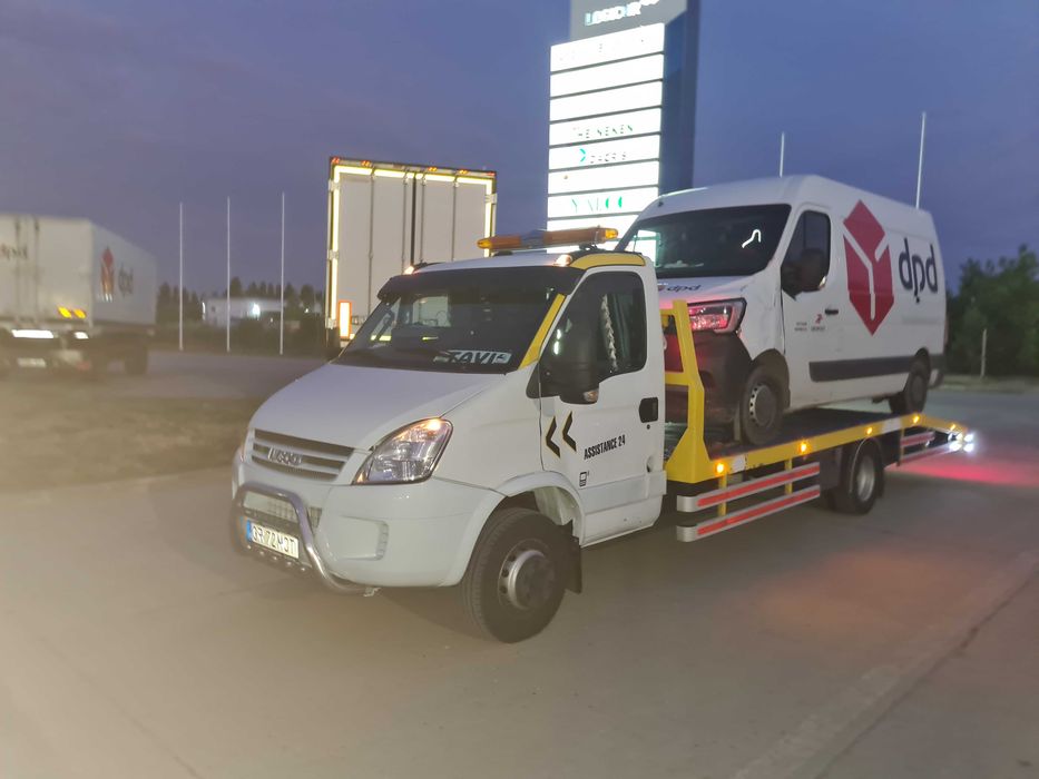 Tractari auto Transport utilaje tractor u650 manitou microbuz dube etc