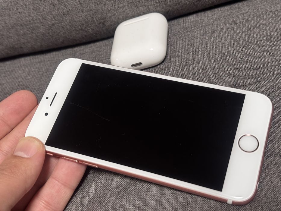Iphone 6s 32gb rose gold 99% battery Airpods