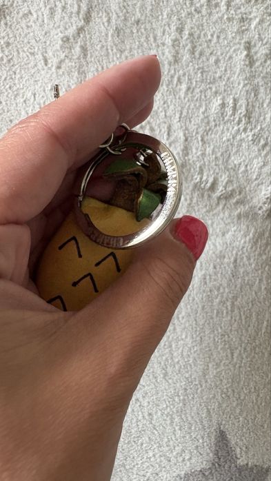 Ключодържател ананас от естествена кожа нов