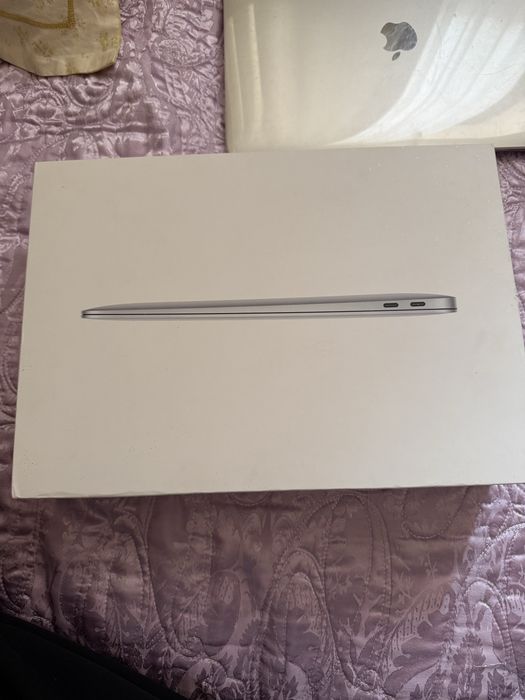 Продам Mac book air m1