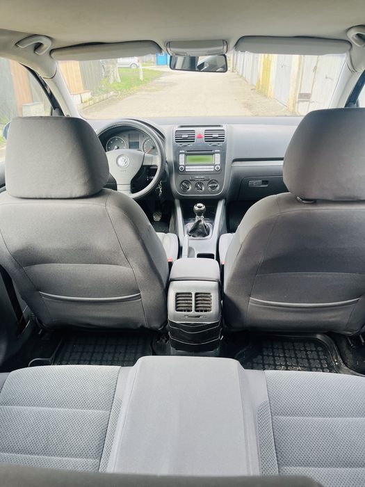 Vand golf 5 anul 2006