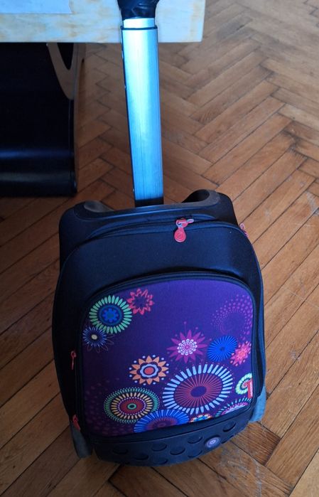 Vând troler  pt scoala