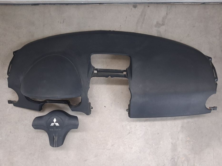 Арматурно табло Mitsubishi Colt 2008г.