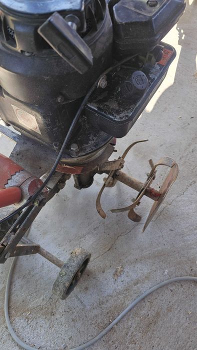 Cultivator cu motor Briggs& Stratton Sprint 40