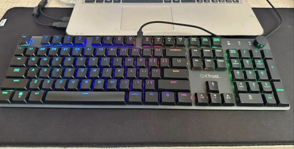 tastatura rgb semi mecanica + mouse rgb oferta