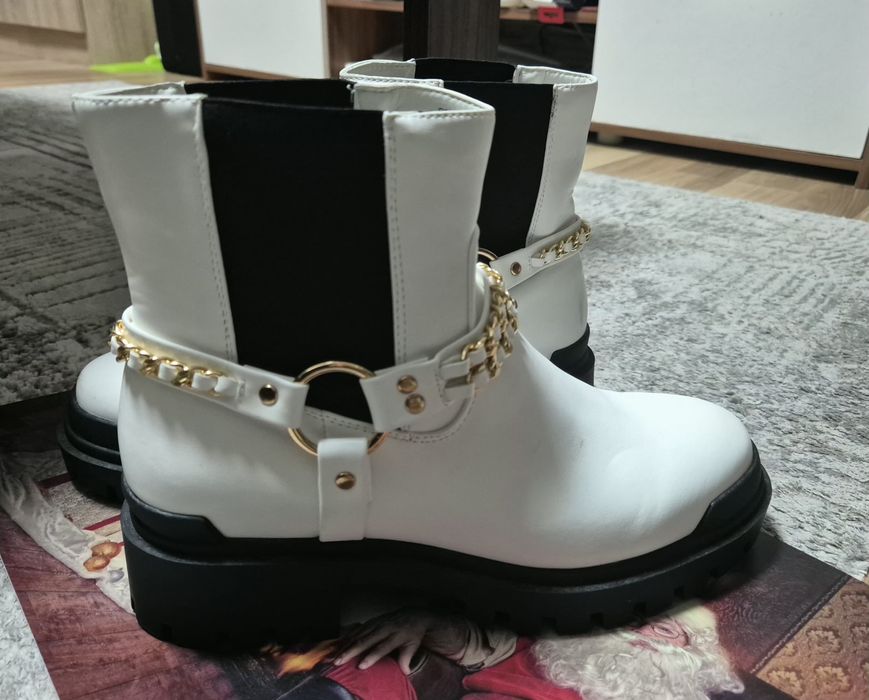 Дамски боти Justfab
