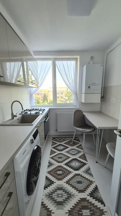 Inchiriez apartament 2 camere decomandate -  ultracentral Bucovina-Tribunal  - prima inchiriere