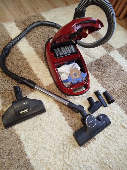 Прахосмукачка  Miele S8 Cat&Dog 2200w