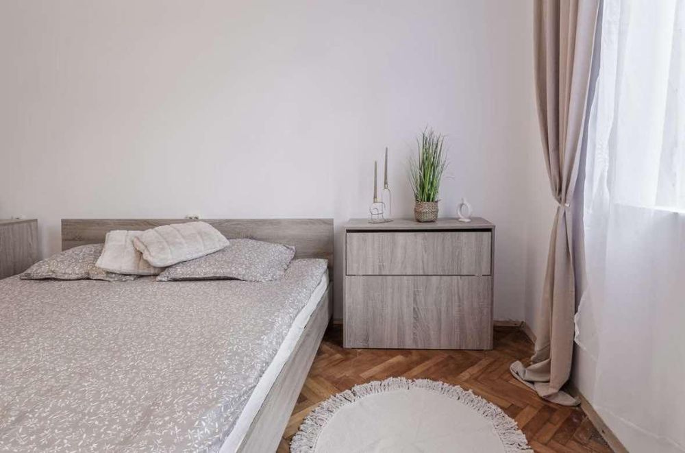 Дава се под наем Четиристаен апартамент в Варна, Център - 100 кв.м за 750 € - Снимка #6