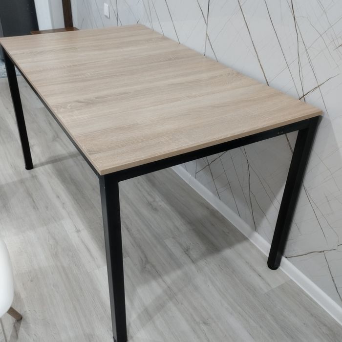 Стол кухонный, обеденный