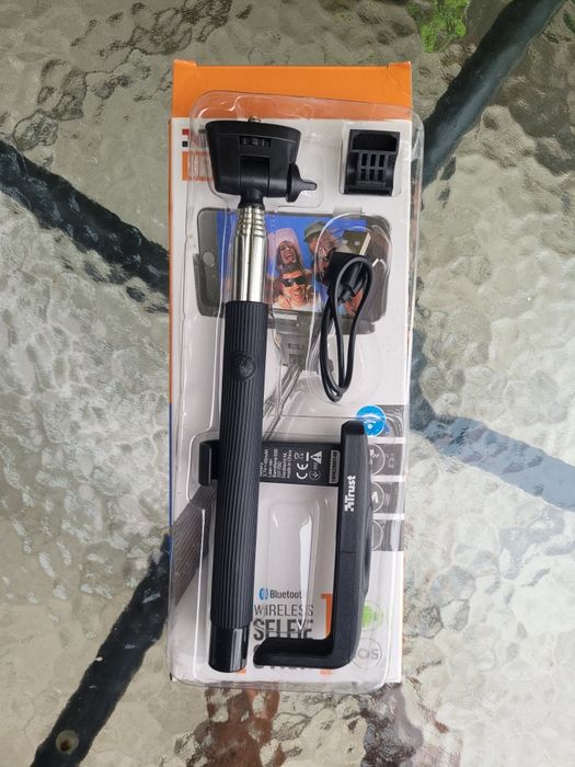 Selfie Stick Bluetooth Trust Urban – Extensibil 1m, Baterie Reîncărcabilă