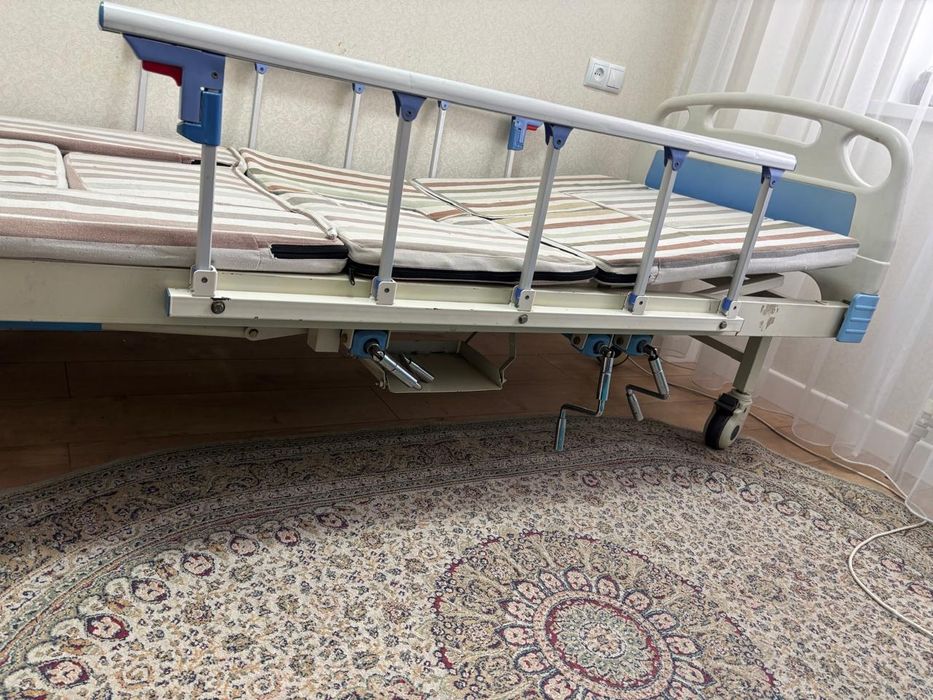 Кровать медицинская