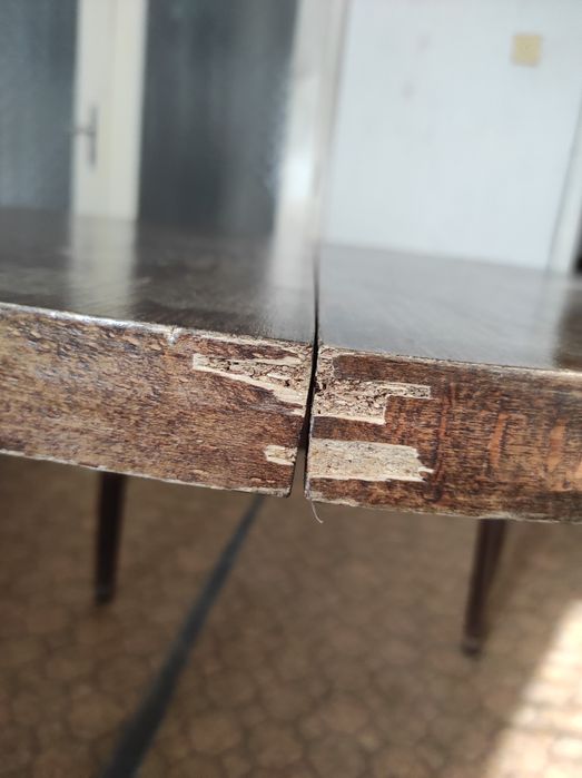 Разтегателна кухненска маса