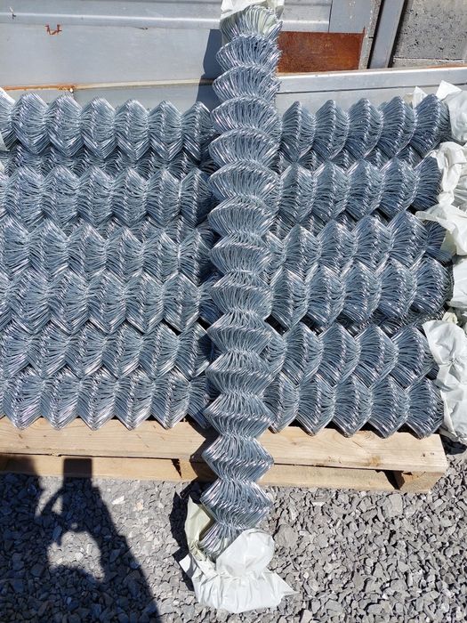 Оградна мрежа от твърда поцинкована тел , компактни топчета