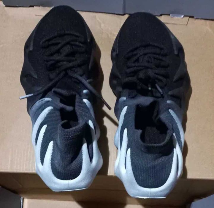 Последни номера Дамски сникърси Adidad Yeezy450