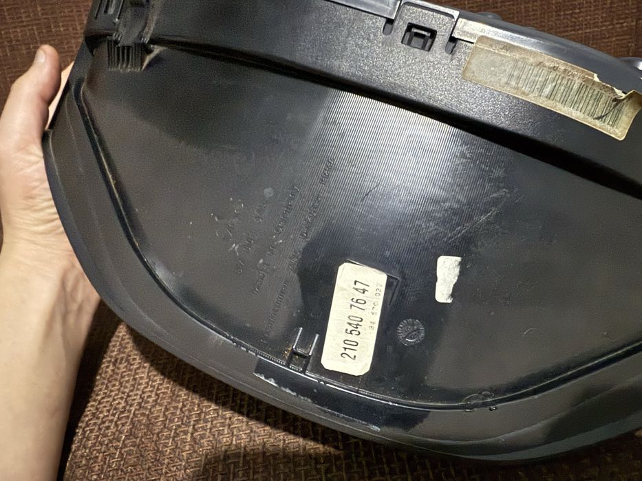 Щиток, панель приборов! Мерс 210 лупарь