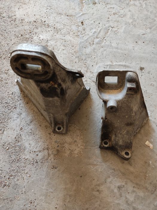 Опоры двигателя Audi 80