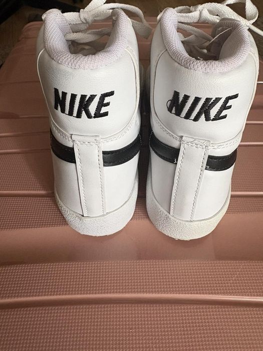 Бели кецове NIKE