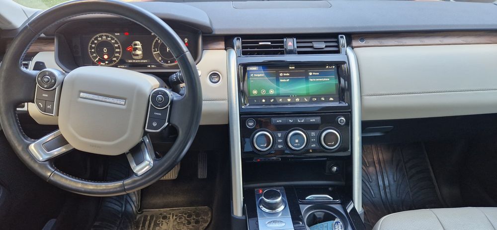 Land Rover Discovery 5