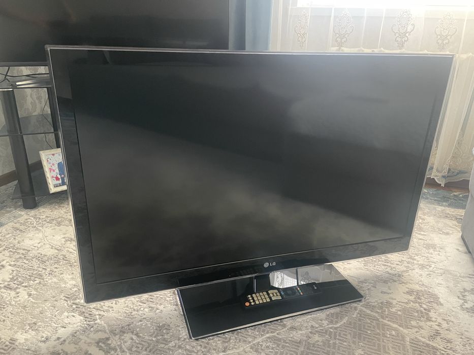 Телевизор LG 42 дюйма