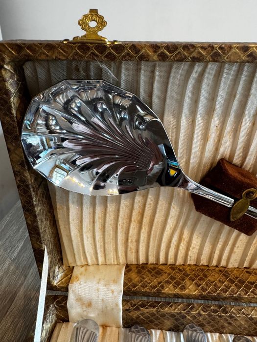 Ретро комплект 6 лъжички Shell и сервираща лъжица,  Sheffield England